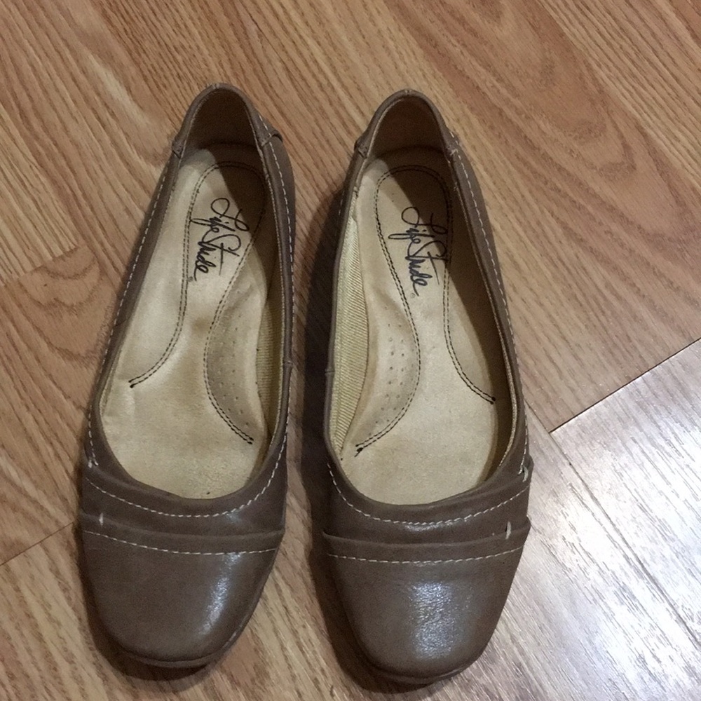 Tan Flats